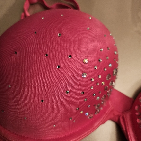 VS Bombshell Bra. Pink with bling bling. Brand VS. color pink. Size. 36C - Picture 2 of 5